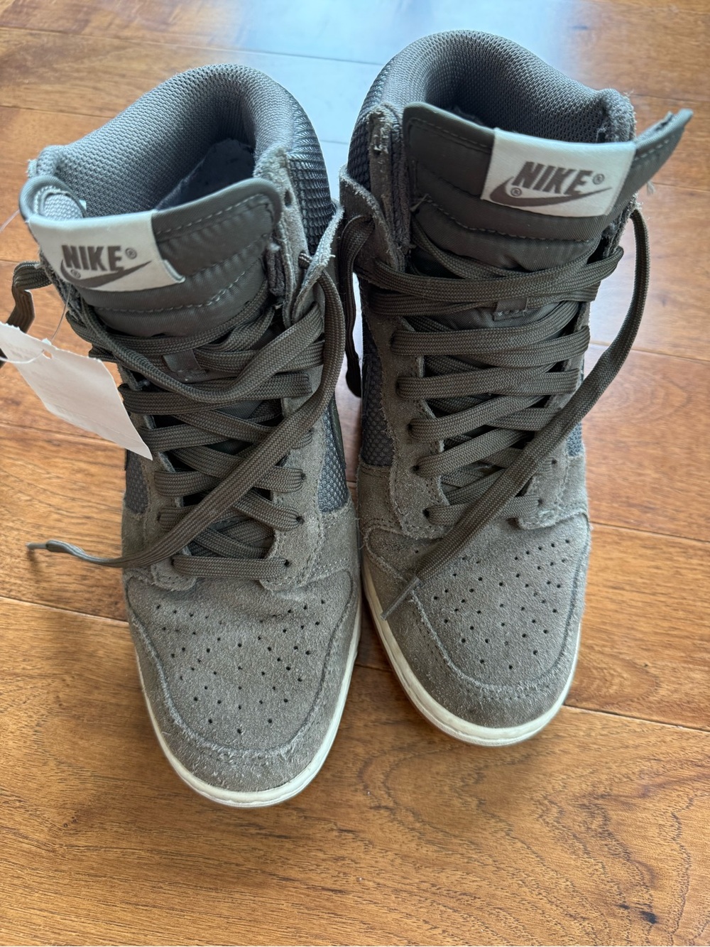 Nike ‘Sky High Dunk’ Wedge Sneakers in Gray. Women’s size 8. - Picture 4 of 5